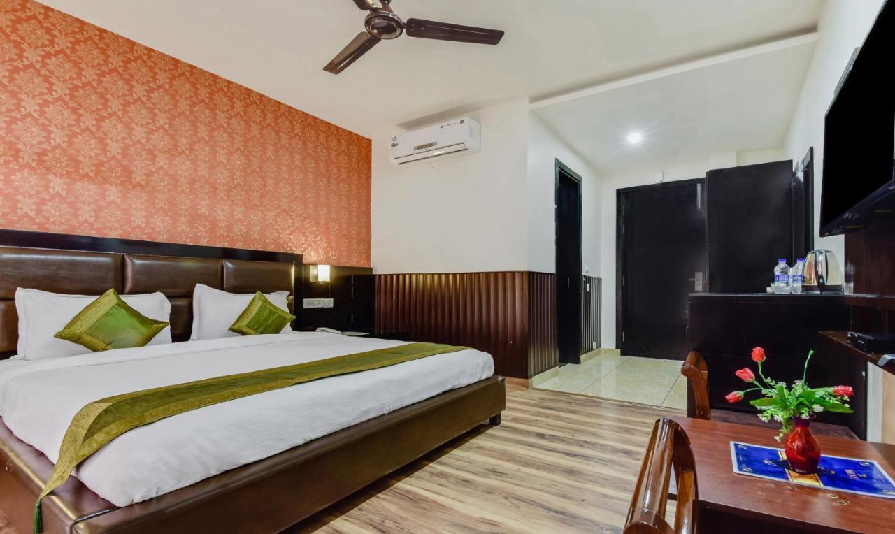 The Vaikunth Hotel Dharamshala Bagian luar foto